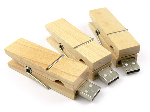 สั่งผลิต ขายส่ง Flash Drive รูปไม้หนีบผ้า ผลิตแฟลชไดร์ฟไม้ สลักโลโก้ ราคาโรงงาน สั่งผลิต ขายส่ง Flash Drive รูปไม้หนีบผ้า ผลิตแฟลชไดร์ฟไม้ สลักโลโก้ ราคาโรงงาน