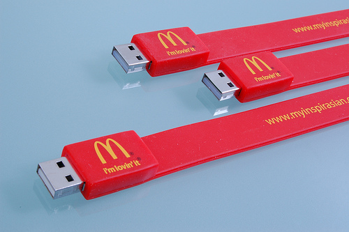 สั่งทำ รับผลิตแฟลชไดร์ฟสายรัดข้อมือ สวยๆ สั่งทำ flash drive พร้อมสกรีน ราคาส่ง สั่งทำ รับผลิตแฟลชไดร์ฟสายรัดข้อมือ สวยๆ สั่งทำ flash drive พร้อมสกรีน ราคาส่ง
