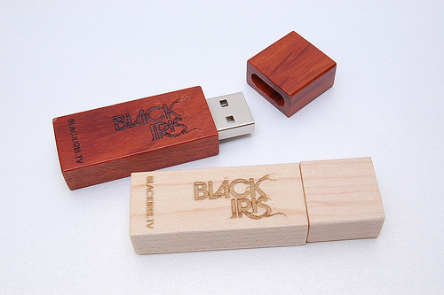รับทำ ขายส่ง พรีเมี่ยม แฟลชไดร์ฟ Flash Drive รับทำโลโก้ สลักข้อความ ราคาถูก รับทำ ขายส่ง พรีเมี่ยม แฟลชไดร์ฟ Flash Drive รับทำโลโก้ สลักข้อความ ราคาถูก